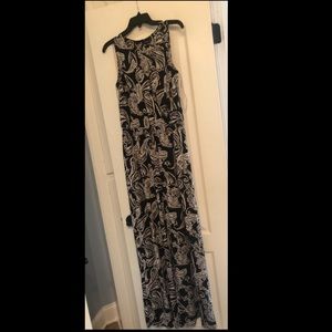 black and white jumpsuit (with pockets)